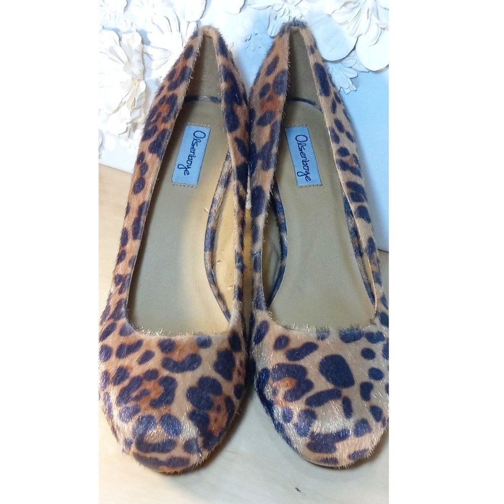 OLSENBOYE LEOPARD FAUX FUR HEELS SZ 8.5